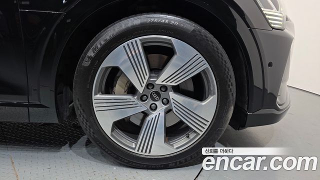 Audi e-tron 55 Quattro Sportback 2022 — фото 5