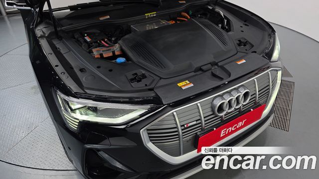 Audi e-tron 55 Quattro Sportback 2022 — фото 6
