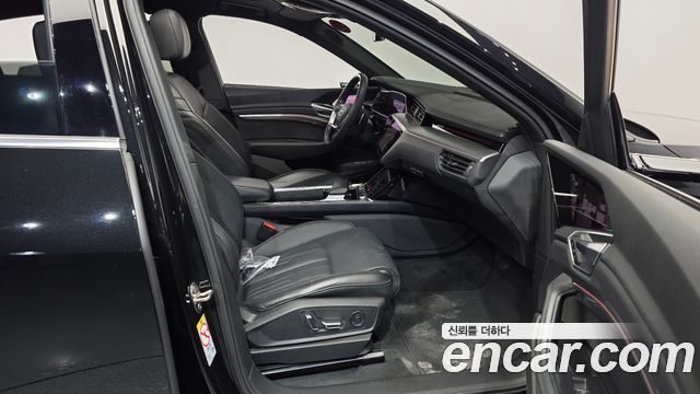 Audi e-tron 55 Quattro Sportback 2022 — фото 11