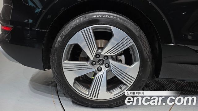 Audi e-tron 55 Quattro Sportback 2022 — фото 21