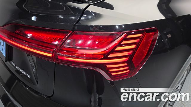 Audi e-tron 55 Quattro Sportback 2022 — фото 23