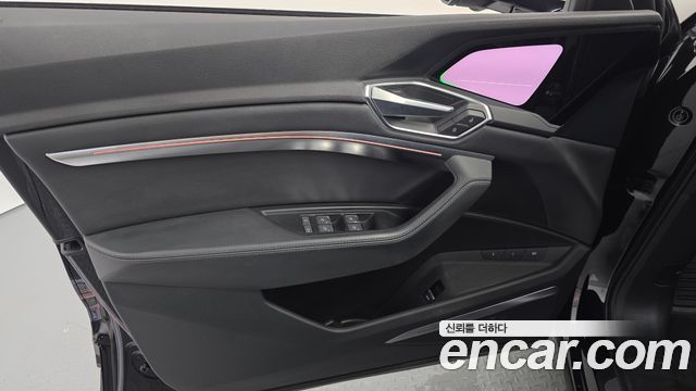 Audi e-tron 55 Quattro Sportback 2022 — фото 24