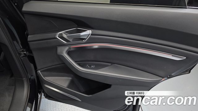 Audi e-tron 55 Quattro Sportback 2022 — фото 25