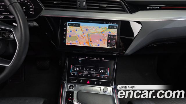 Audi e-tron 55 Quattro Sportback 2022 — фото 30