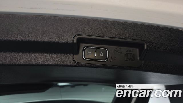 Ford Explorer (VI) 2.3 LimIted 4WD 2020 — фото 20