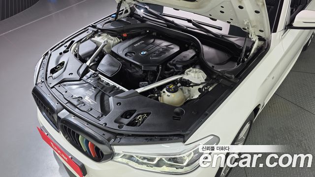 BMW 5 Series (G30) 520d xDrive M Sport Package Plus 2018 — фото 6