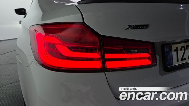 BMW 5 Series (G30) 520d xDrive M Sport Package Plus 2018 — фото 23