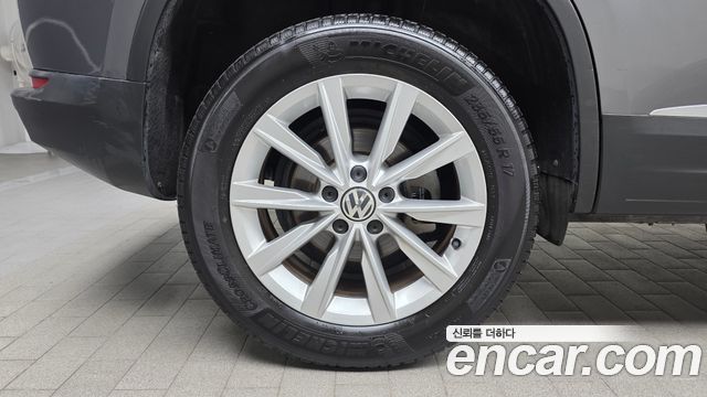 Volkswagen Tiguan 2.0 TDI Comfort 5N 2016 — фото 5