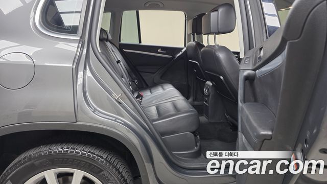 Volkswagen Tiguan 2.0 TDI Comfort 5N 2016 — фото 11