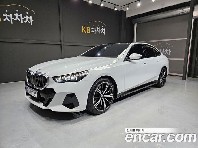 BMW 5 Series (G60) 530i xDrive M Sport 2026 — фото 1