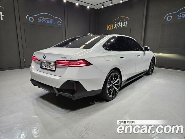 BMW 5 Series (G60) 530i xDrive M Sport 2026 — фото 2