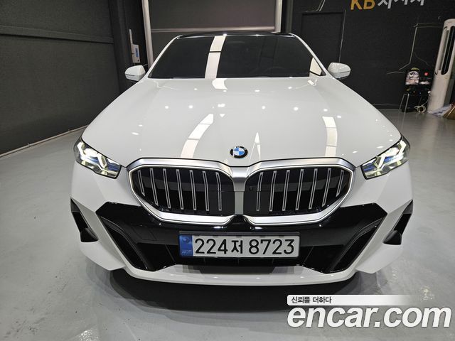 BMW 5 Series (G60) 530i xDrive M Sport 2026 — фото 3