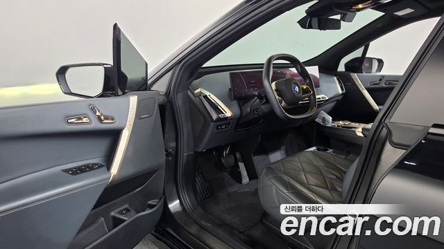 BMW iX xDrive50 Sports Plus 2023 — фото 10