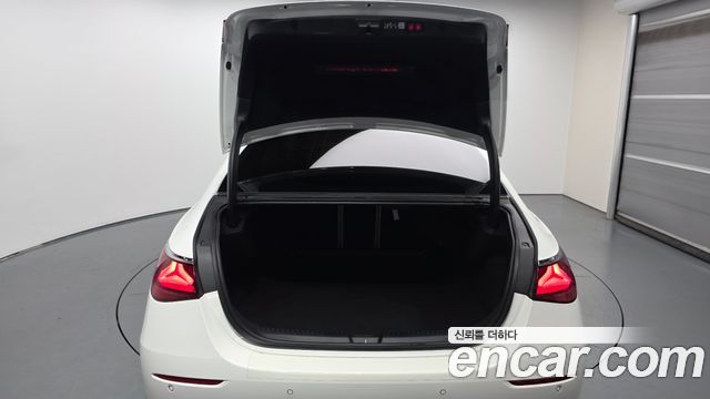 Mercedes-Benz E-Class (W214) E220d 4MATIC Exclusive 2025 — фото 23