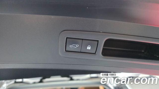Lexus UX250h 2.0 AWD 2019 — фото 17