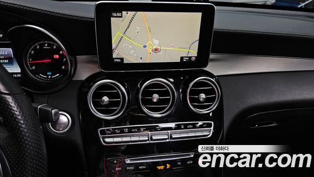 Mercedes-Benz GLC-Class (X253) GLC350e 4MATIC AMG Line 2019 — фото 17