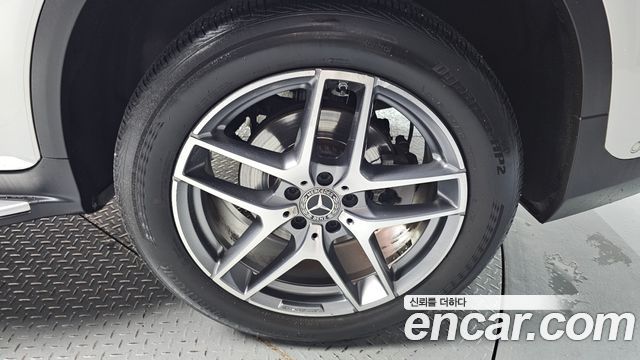 Mercedes-Benz GLC-Class (X253) GLC350e 4MATIC AMG Line 2019 — фото 27