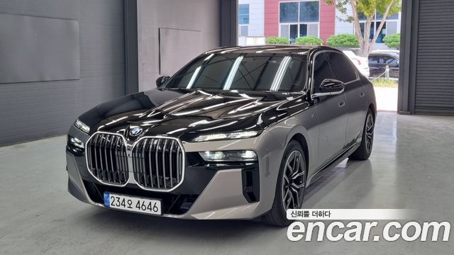 BMW 7 Series (G70) 740i sDrive M Sport