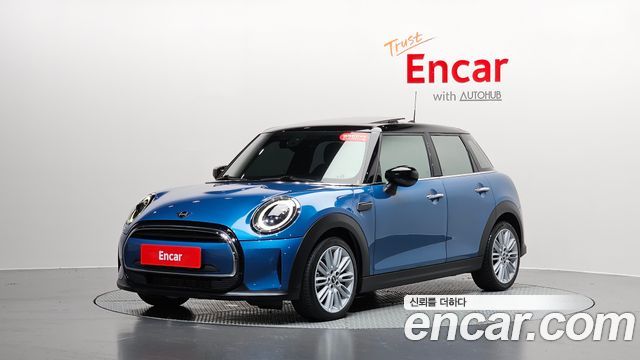MINI Cooper 5Door Classic Plus Launch Pack Third Generation 2022 — фото 11