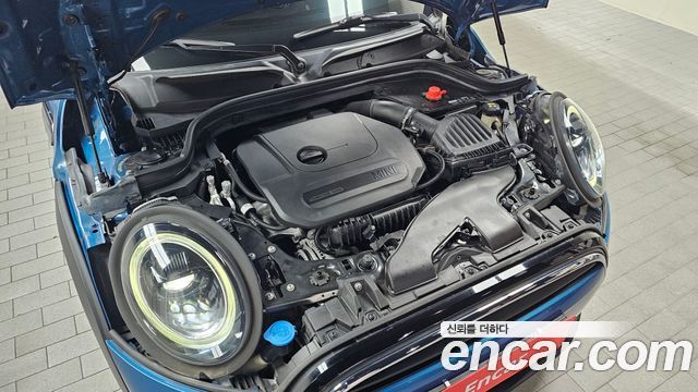 MINI Cooper 5Door Classic Plus Launch Pack Third Generation 2022 — фото 6