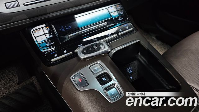 Hyundai Grandeur (IG) 3.0 LPi Rent Car Premium 2020 — фото 9