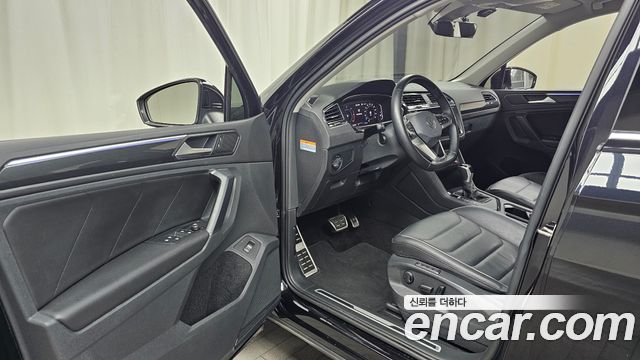 Volkswagen Tiguan (II) 2.0 TDI Premium 2022 — фото 10