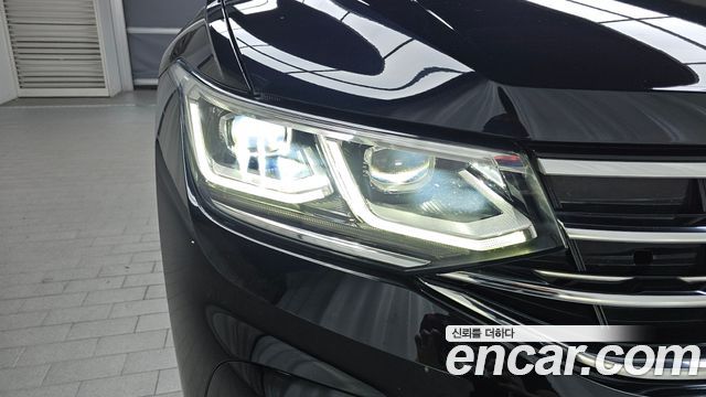 Volkswagen Tiguan (II) 2.0 TDI Premium 2022 — фото 22