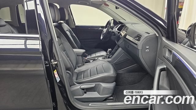 Volkswagen Tiguan (II) 2.0 TDI Premium 2022 — фото 26