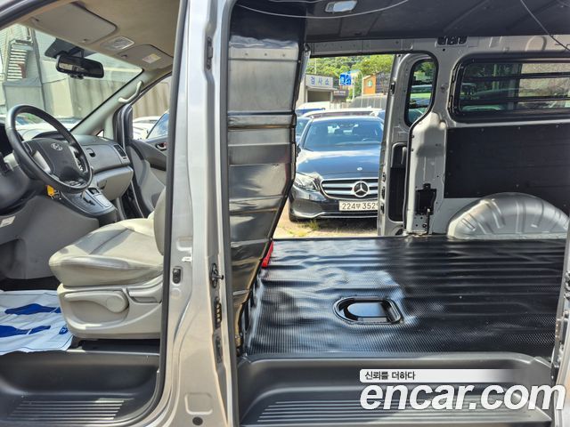 Hyundai Grand Starex Van 3-Seater Smart 2021 — фото 17