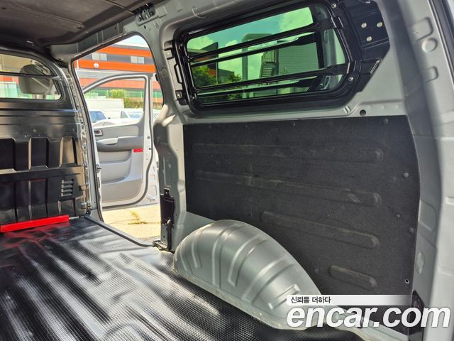 Hyundai Grand Starex Van 3-Seater Smart 2021 — фото 18
