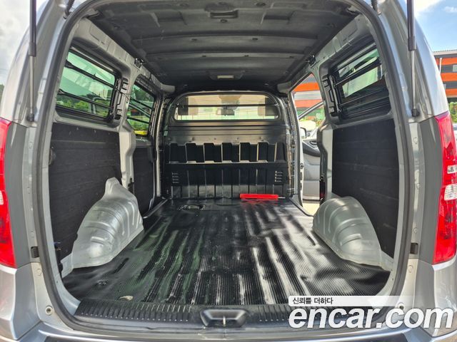 Hyundai Grand Starex Van 3-Seater Smart 2021 — фото 19