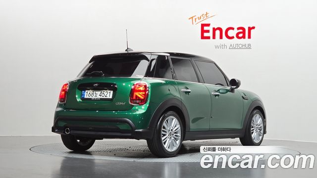 MINI Cooper 5-Door Classic Plus 3rd 2022 — фото 2