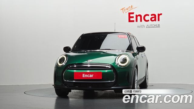MINI Cooper 5-Door Classic Plus 3rd 2022 — фото 3