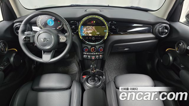 MINI Cooper 5-Door Classic Plus 3rd 2022 — фото 7