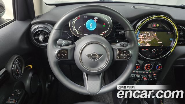 MINI Cooper 5-Door Classic Plus 3rd 2022 — фото 12