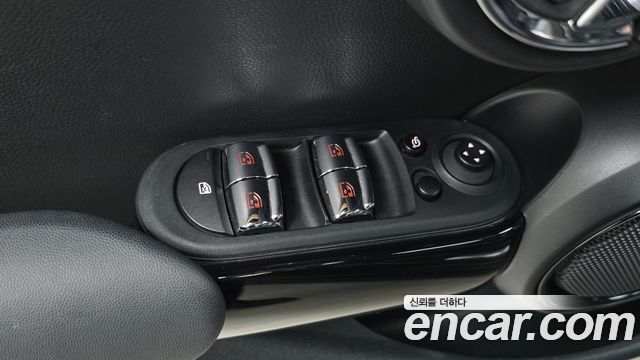 MINI Cooper 5-Door Classic Plus 3rd 2022 — фото 17