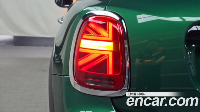 MINI Cooper 5-Door Classic Plus 3rd 2022 — фото 23