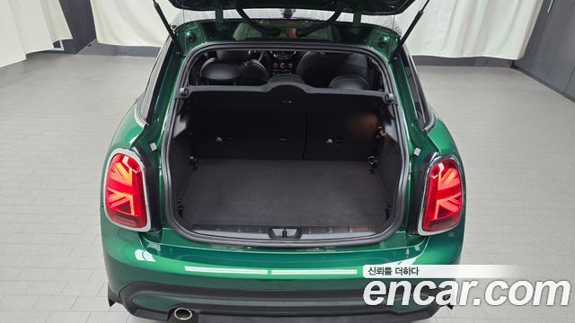 MINI Cooper 5-Door Classic Plus 3rd 2022 — фото 31