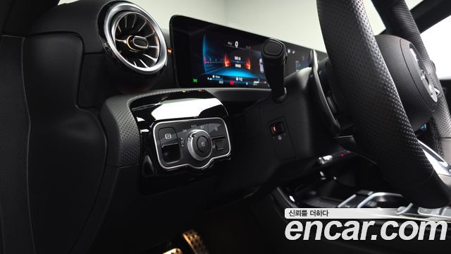 Mercedes-Benz A-Class (W177) AMG A45 S 4MATIC+ Hatchback 2025 — фото 29