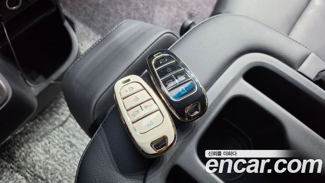 Hyundai Staria L3.5 Cargo 3-Seater Modern 2024 — фото 13