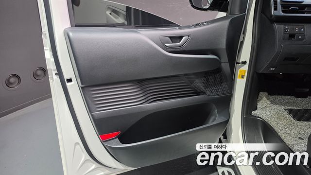 Hyundai Staria L3.5 Cargo 3-Seater Modern 2024 — фото 24