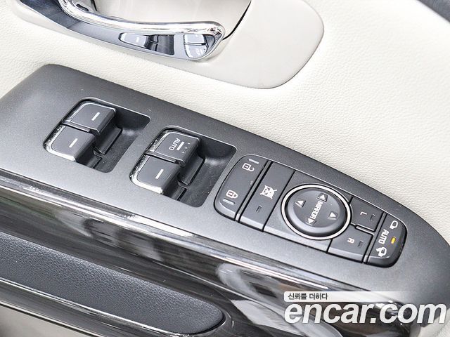 Kia Carnival 7-Seater Limousine VIP 2019 — фото 16