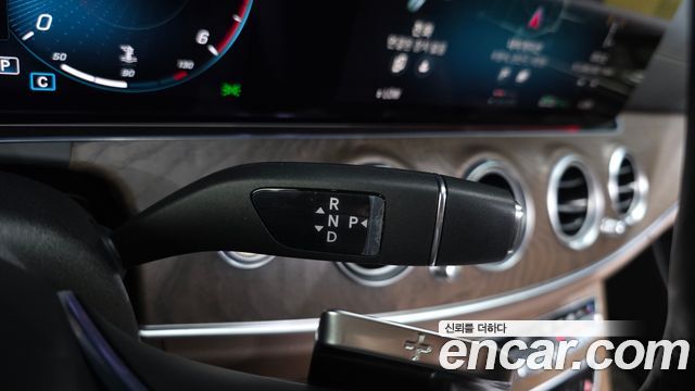 Mercedes-Benz E-Class (W213) E220d 4MATIC Exclusive 2021 — фото 9