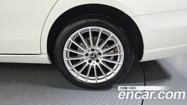 Mercedes-Benz E-Class (W213) E220d 4MATIC Exclusive 2021 — фото 21