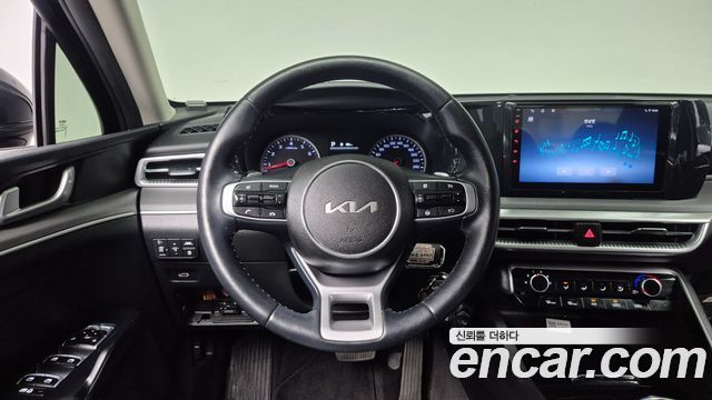 Kia K5 (III) 2.0 Trendy 2023 — фото 20