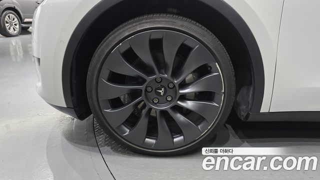 Tesla Model Y Long Range AWD 2022 — фото 5