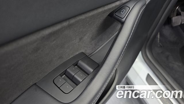 Tesla Model Y Long Range AWD 2022 — фото 14