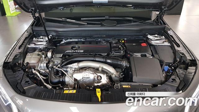 Mercedes-Benz GLB-Class (X247) AMG GLB35 4MATIC 2023 — фото 6
