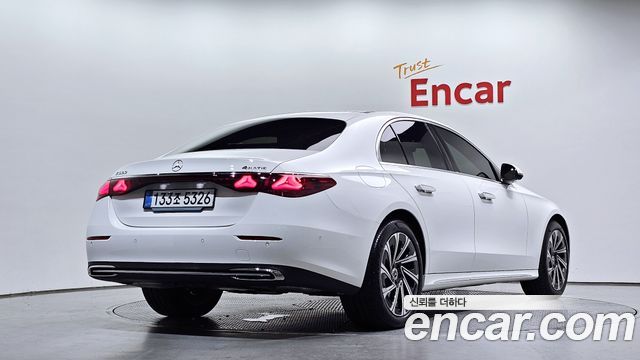 Mercedes-Benz E-Class (W214) E300 4MATIC Exclusive 2025 — фото 2