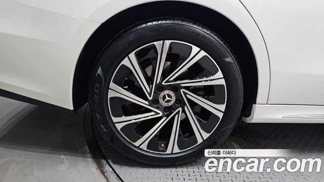 Mercedes-Benz E-Class (W214) E300 4MATIC Exclusive 2025 — фото 5